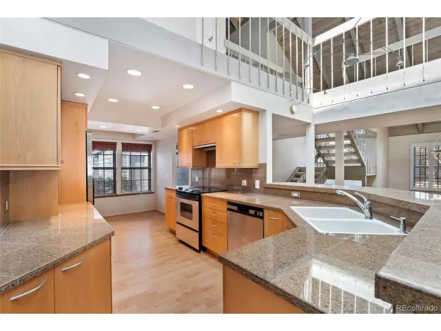 MLS: 4726595 Condo For Sale