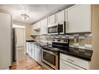 Photo #2: 4728951 Listing