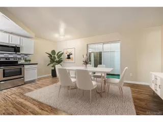 Photo #5: 4728951 Listing