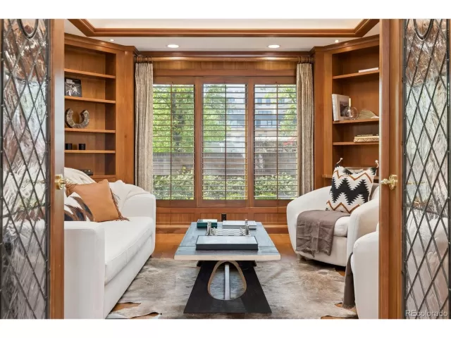 MLS: 4732612 Condo For Sale