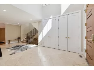 Photo #5: 4732612 Listing