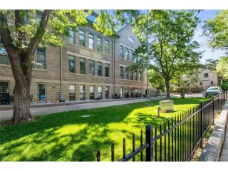 Photo #2: 4739716 Listing