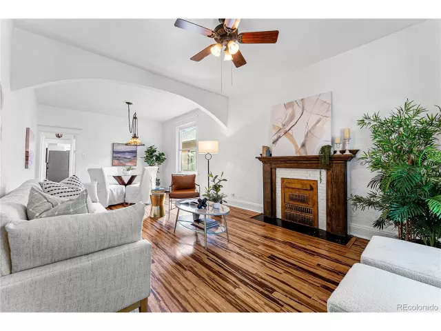 MLS: 4742144 Condo For Sale