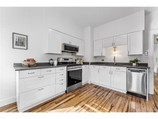 Photo #5: 4742144 Listing