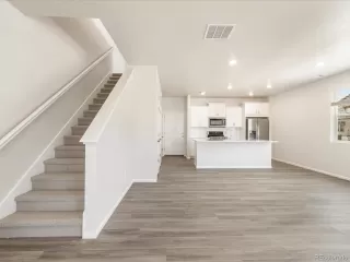 Photo #3: 4742517 Listing