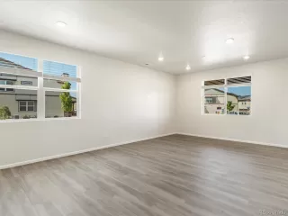 Photo #6: 4742517 Listing