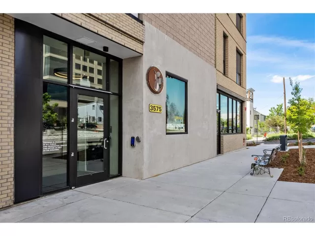MLS: 4744914 Condo For Sale