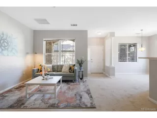 Photo #5: 4746244 Listing