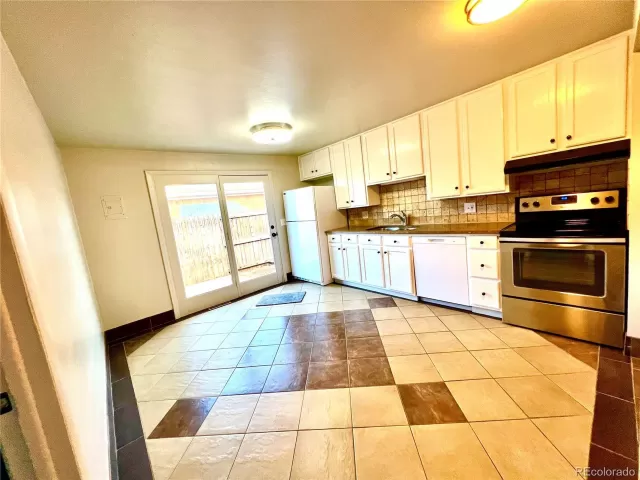 MLS: 4748439 Condo For Sale