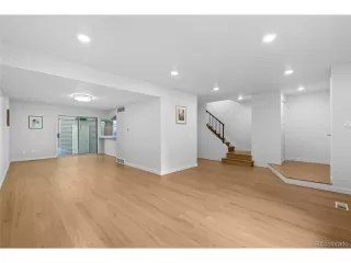 Photo #6: 4748538 Listing