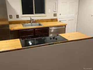 Photo #3: 4749205 Listing