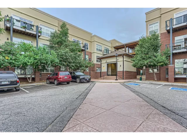 MLS: 4752649 Condo For Sale