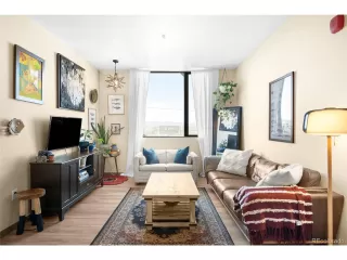 Photo #4: 4756749 Listing