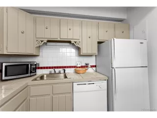 Photo #6: 4758590 Listing