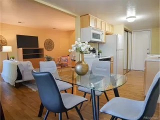 Photo #5: 4758873 Listing