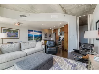Photo #2: 4759621 Listing 