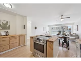 Photo #5: 4763017 Listing