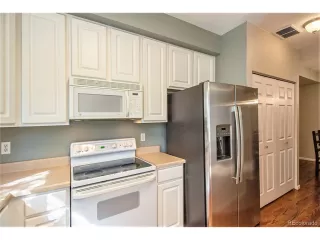 Photo #5: 4766230 Listing