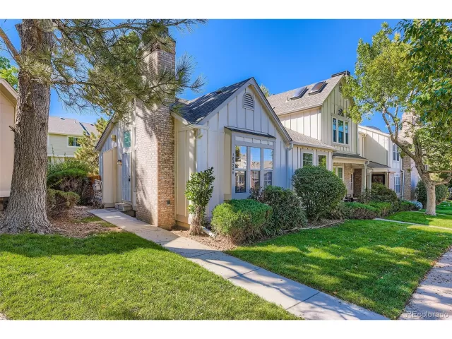 MLS: 4768295 Condo For Sale