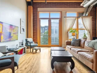 Photo #3: 4768302 Listing