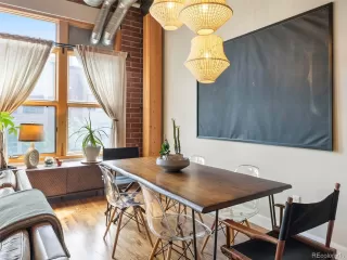 Photo #5: 4768302 Listing