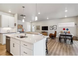 Photo #4: 4769731 Listing