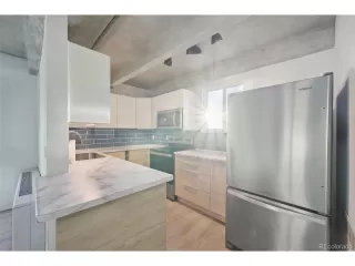 Photo #5: 4770227 Listing 