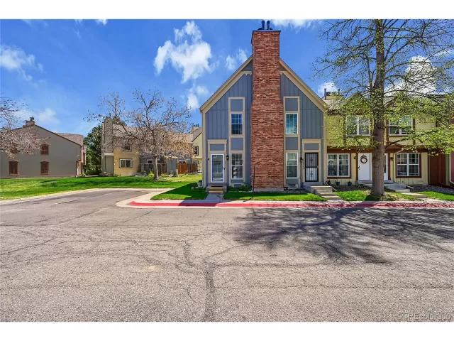 MLS: 4774153 Condo For Sale