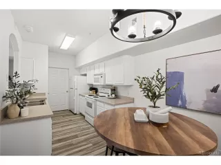 Photo #5: 4780066 Listing