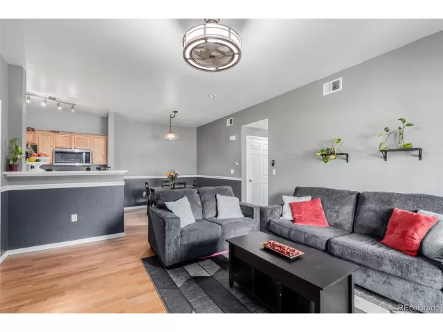 MLS: 4784104 Condo For Sale