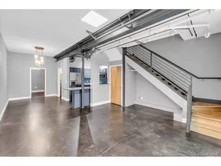 Photo #2: 4785700 Listing 