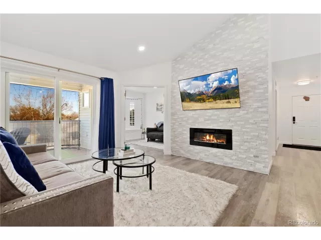 MLS: 4786044 Condo For Sale