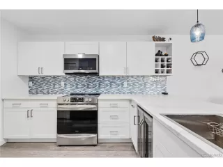 Photo #5: 4786044 Listing 