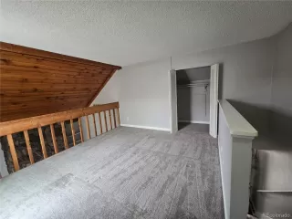 Photo #5: 4786705 Listing