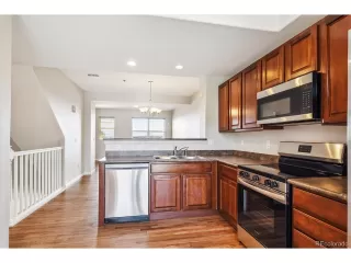 Photo #5: 4787553 Listing