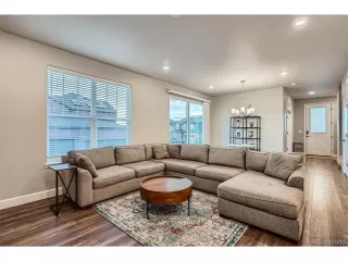 Photo #6: 4788865 Listing