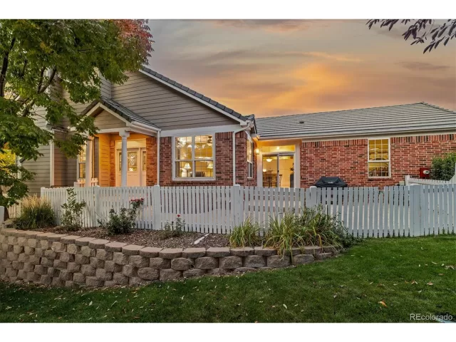 MLS: 4790700 Condo For Sale