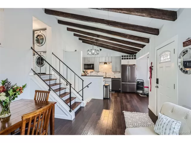 MLS: 4791072 Condo For Sale