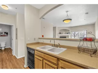 Photo #6: 4793834 Listing