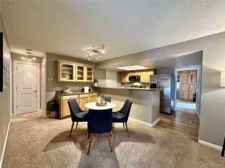 Photo #6: 4795179 Listing