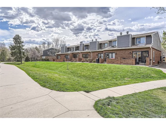 MLS: 4795652 Condo For Sale
