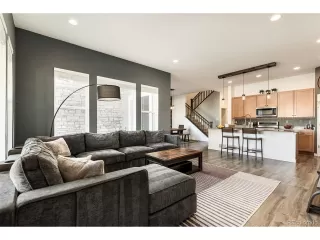 Photo #2: 4798723 Listing