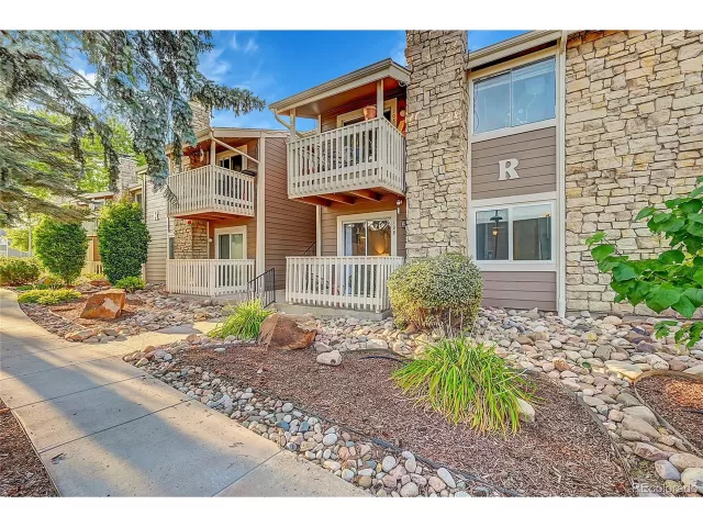 MLS: 4798771 Condo For Sale