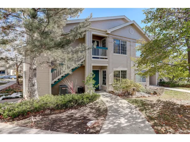 MLS: 4800392 Condo For Sale