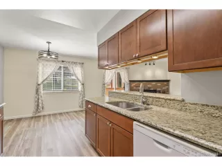 Photo #5: 4800410 Listing 