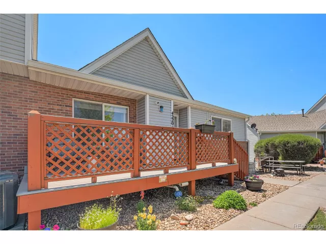 MLS: 4800518 Condo For Sale