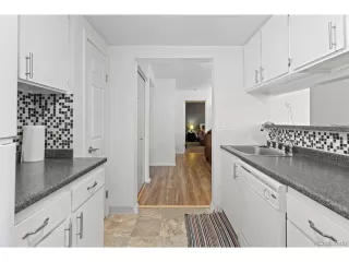 Photo #2: 4802638 Listing