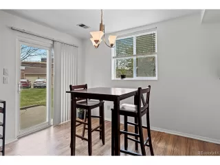 Photo #5: 4802638 Listing