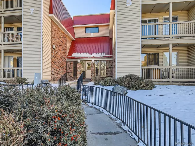 MLS: 4806379 Condo For Sale