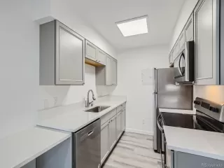 Photo #4: 4806379 Listing